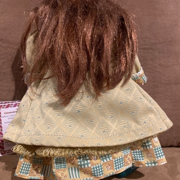 CASSANDRA COLLECTION BY CASSANDRA VISCONTI PORCELAIN DOLL 2005 LTD - Picture 5 of 8